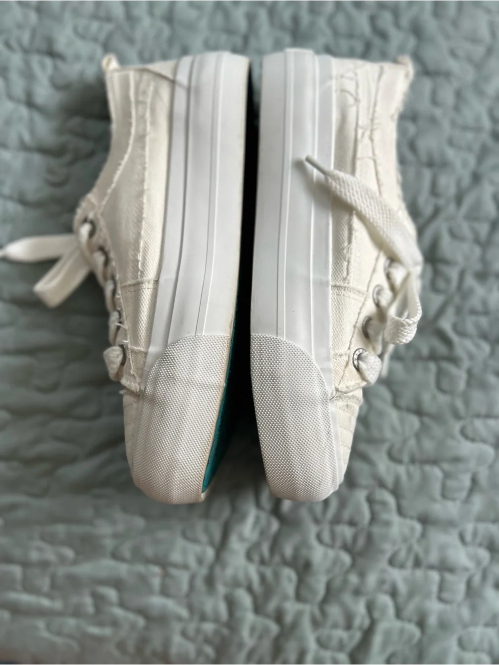 Blowfish Cream Canvas Low-Top Sneakers - Sand Dollar Bee